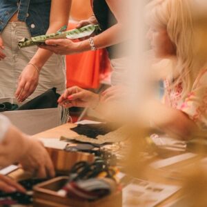 június 20. - Alkoss Szabadon – Intuitív Bőr és Ásvány workshop